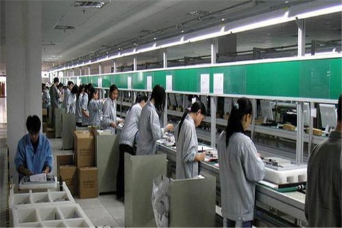 在工廠當(dāng)保安的那些年，我被三個(gè)女孩倒追過(guò)